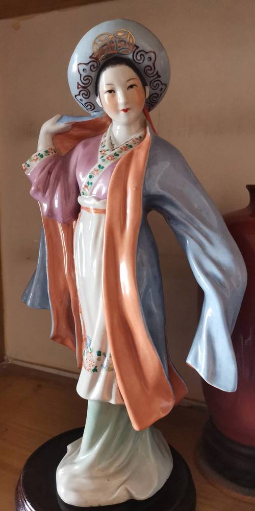 新中国工艺美术品收藏随记